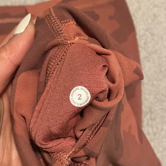 Align HR Crop 21” - Picture 3 of 3